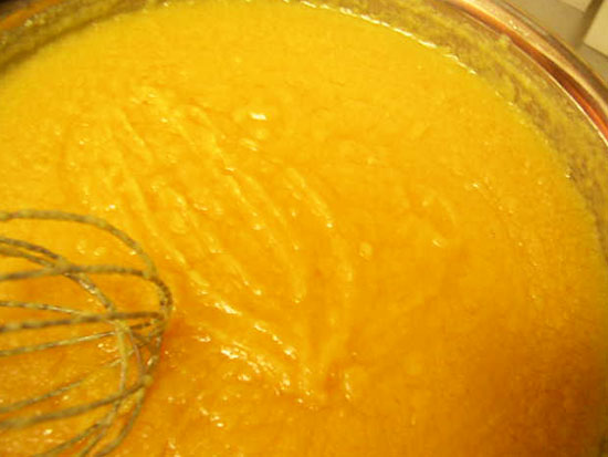 生地表面に泡立て器の跡が残るようになった。